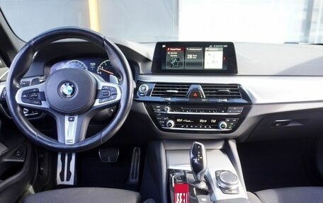 BMW 5 серия, 2019 год, 3 350 000 рублей, 15 фотография
