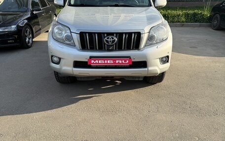 Toyota Land Cruiser Prado 150 рестайлинг 2, 2010 год, 2 200 000 рублей, 9 фотография
