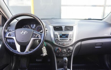 Hyundai Solaris II рестайлинг, 2014 год, 990 000 рублей, 12 фотография