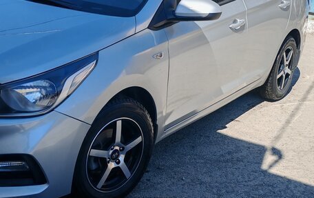 Hyundai Solaris II рестайлинг, 2019 год, 1 050 000 рублей, 2 фотография