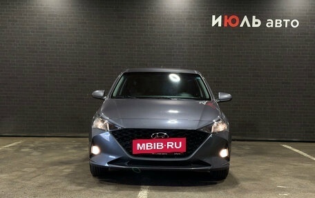 Hyundai Solaris II рестайлинг, 2021 год, 1 650 000 рублей, 2 фотография