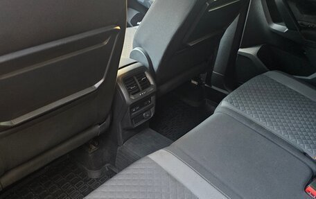 Volkswagen Tiguan II, 2017 год, 2 350 000 рублей, 12 фотография