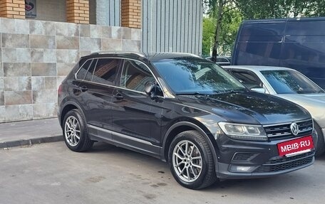 Volkswagen Tiguan II, 2017 год, 2 350 000 рублей, 2 фотография