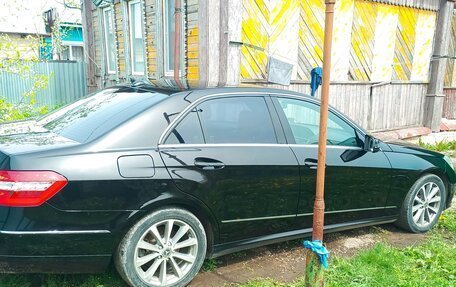 Mercedes-Benz E-Класс, 2011 год, 1 400 000 рублей, 3 фотография