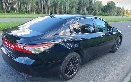 Toyota Camry, 2021 год, 2 930 000 рублей, 2 фотография