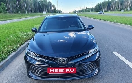Toyota Camry, 2021 год, 2 930 000 рублей, 10 фотография