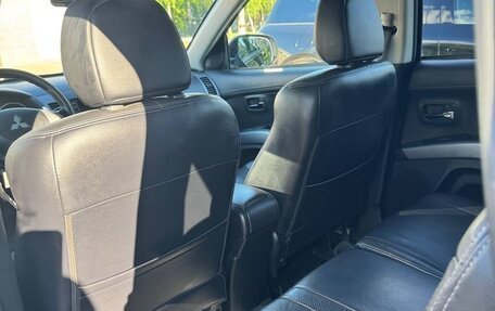 Mitsubishi Outlander III рестайлинг 3, 2010 год, 1 200 000 рублей, 11 фотография