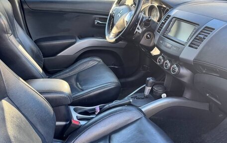 Mitsubishi Outlander III рестайлинг 3, 2010 год, 1 200 000 рублей, 16 фотография