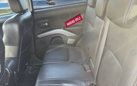 Mitsubishi Outlander III рестайлинг 3, 2010 год, 1 200 000 рублей, 12 фотография