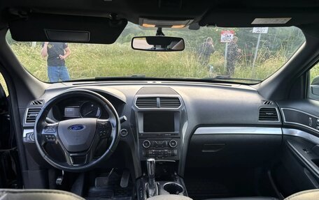 Ford Explorer VI, 2017 год, 2 550 000 рублей, 4 фотография