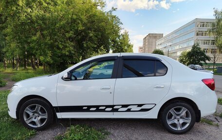 Renault Logan II, 2018 год, 999 000 рублей, 2 фотография