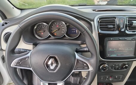 Renault Logan II, 2018 год, 999 000 рублей, 14 фотография