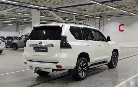 Toyota Land Cruiser Prado 150 рестайлинг 2, 2017 год, 4 280 000 рублей, 6 фотография