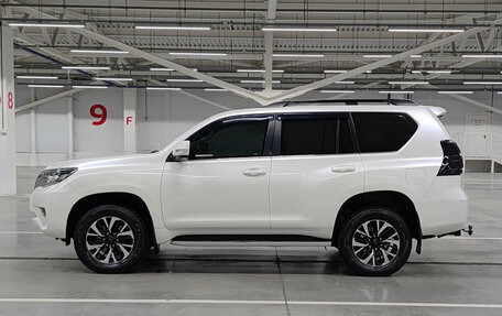 Toyota Land Cruiser Prado 150 рестайлинг 2, 2017 год, 4 280 000 рублей, 10 фотография