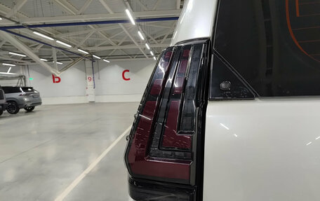 Toyota Land Cruiser Prado 150 рестайлинг 2, 2017 год, 4 280 000 рублей, 11 фотография