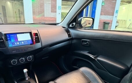 Mitsubishi Outlander III рестайлинг 3, 2007 год, 995 000 рублей, 7 фотография