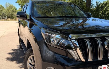 Toyota Land Cruiser Prado 150 рестайлинг 2, 2017 год, 3 550 000 рублей, 2 фотография