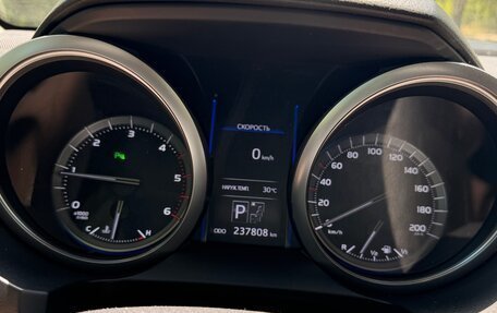 Toyota Land Cruiser Prado 150 рестайлинг 2, 2017 год, 3 550 000 рублей, 9 фотография