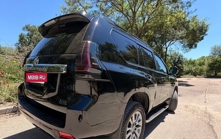 Toyota Land Cruiser Prado 150 рестайлинг 2, 2017 год, 3 550 000 рублей, 7 фотография