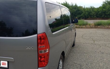 Hyundai H-1 II рестайлинг, 2015 год, 2 330 000 рублей, 2 фотография