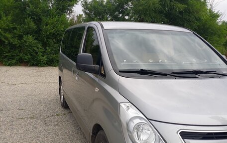 Hyundai H-1 II рестайлинг, 2015 год, 2 330 000 рублей, 6 фотография