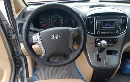 Hyundai H-1 II рестайлинг, 2015 год, 2 330 000 рублей, 8 фотография