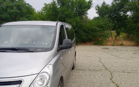 Hyundai H-1 II рестайлинг, 2015 год, 2 330 000 рублей, 5 фотография