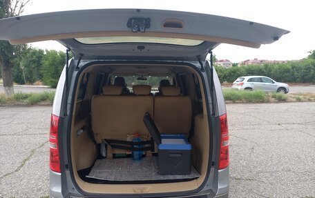 Hyundai H-1 II рестайлинг, 2015 год, 2 330 000 рублей, 13 фотография