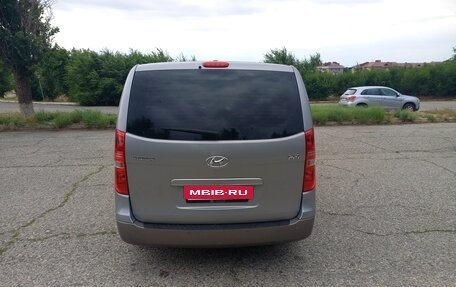 Hyundai H-1 II рестайлинг, 2015 год, 2 330 000 рублей, 3 фотография