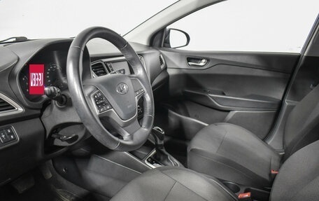 Hyundai Solaris II рестайлинг, 2021 год, 1 775 000 рублей, 10 фотография
