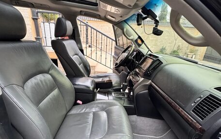 Toyota Land Cruiser 200, 2010 год, 2 600 000 рублей, 10 фотография