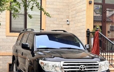 Toyota Land Cruiser 200, 2010 год, 2 600 000 рублей, 4 фотография