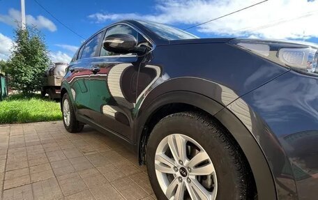 KIA Sportage IV рестайлинг, 2018 год, 1 950 000 рублей, 3 фотография