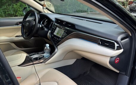 Toyota Camry, 2018 год, 2 650 000 рублей, 5 фотография