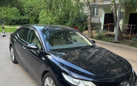 Toyota Camry, 2018 год, 2 650 000 рублей, 3 фотография