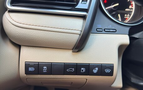 Toyota Camry, 2018 год, 2 650 000 рублей, 13 фотография