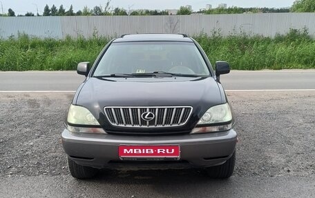 Lexus RX IV рестайлинг, 2001 год, 1 100 000 рублей, 1 фотография