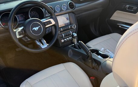 Ford Mustang VI рестайлинг, 2022 год, 4 300 000 рублей, 9 фотография
