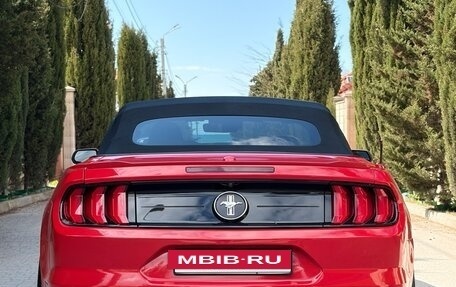 Ford Mustang VI рестайлинг, 2022 год, 4 300 000 рублей, 3 фотография