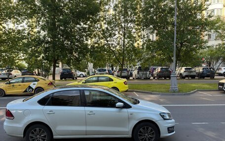 Volkswagen Polo VI (EU Market), 2015 год, 550 000 рублей, 2 фотография