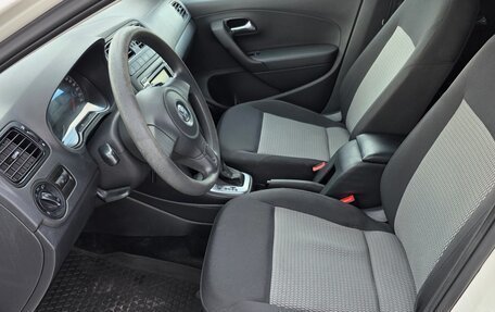 Volkswagen Polo VI (EU Market), 2011 год, 750 000 рублей, 19 фотография
