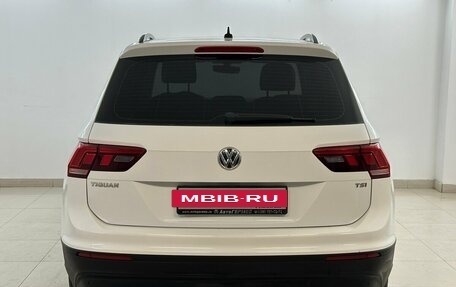 Volkswagen Tiguan II, 2017 год, 1 580 000 рублей, 3 фотография