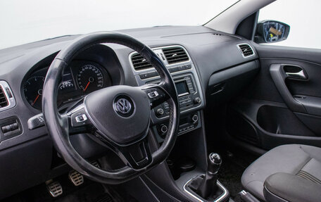 Volkswagen Polo VI (EU Market), 2017 год, 940 000 рублей, 10 фотография