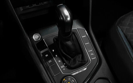 Volkswagen Tiguan II, 2020 год, 2 498 000 рублей, 18 фотография