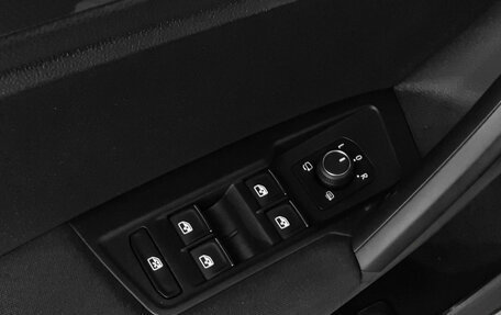 Volkswagen Tiguan II, 2020 год, 2 498 000 рублей, 20 фотография