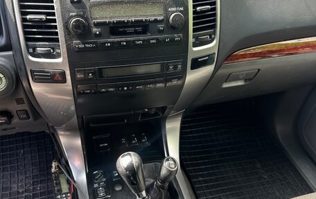 Toyota Land Cruiser Prado 120 рестайлинг, 2006 год, 1 200 000 рублей, 13 фотография
