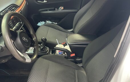 KIA Rio IV, 2018 год, 870 000 рублей, 5 фотография