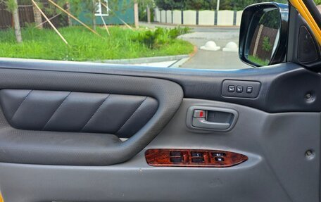 Toyota Land Cruiser 100 рестайлинг 2, 1998 год, 5 500 000 рублей, 13 фотография