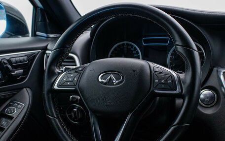 Infiniti Q30, 2017 год, 2 240 000 рублей, 16 фотография