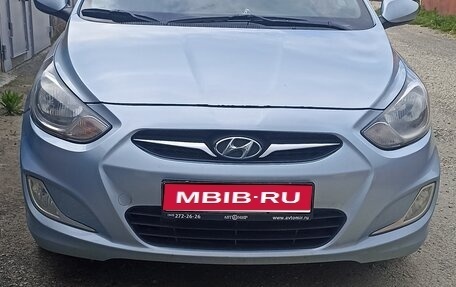 Hyundai Solaris II рестайлинг, 2011 год, 750 000 рублей, 1 фотография